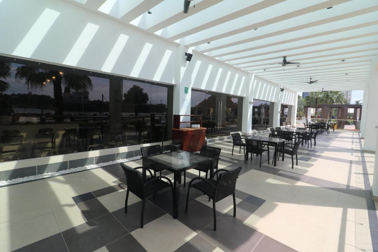 图斯潘皇冠假日酒店 Tuxpan  外观 照片