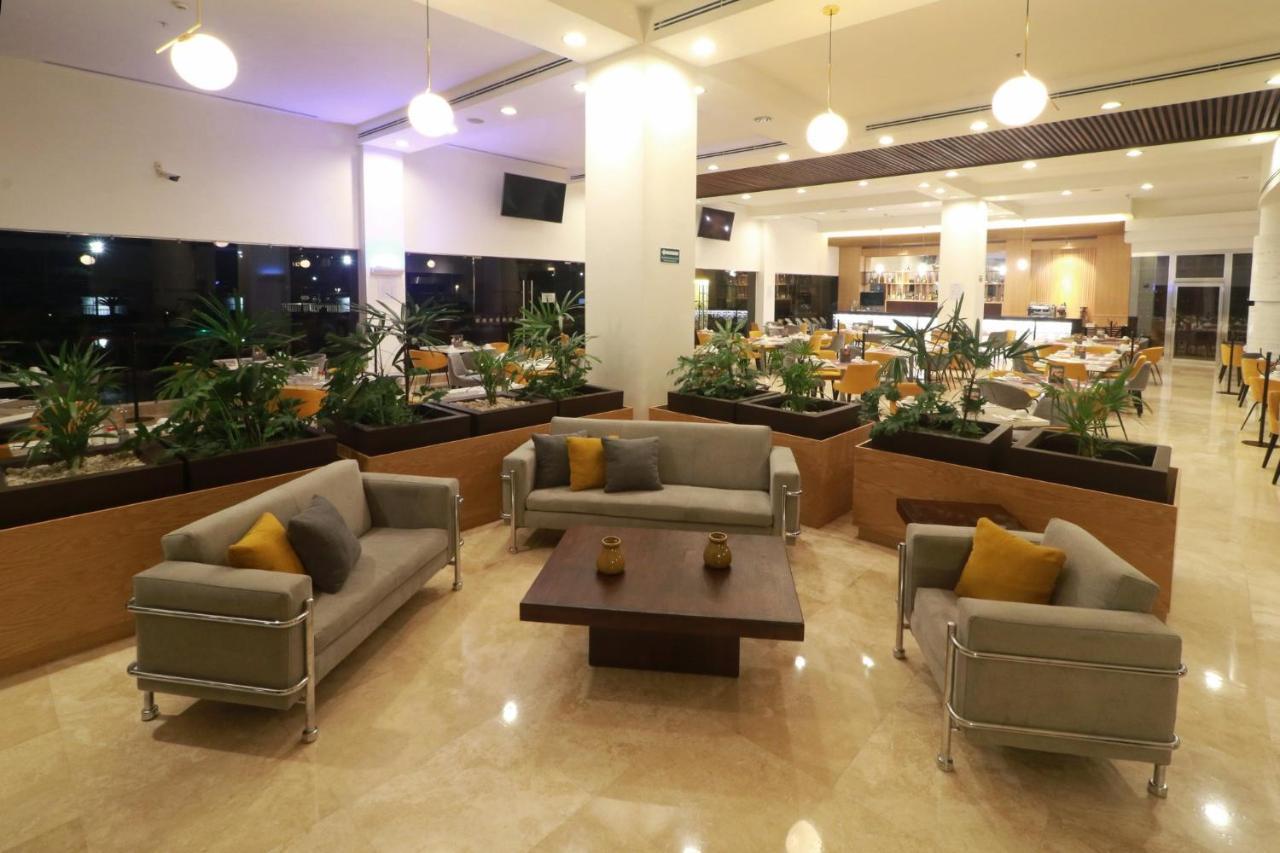 图斯潘皇冠假日酒店 Tuxpan  外观 照片