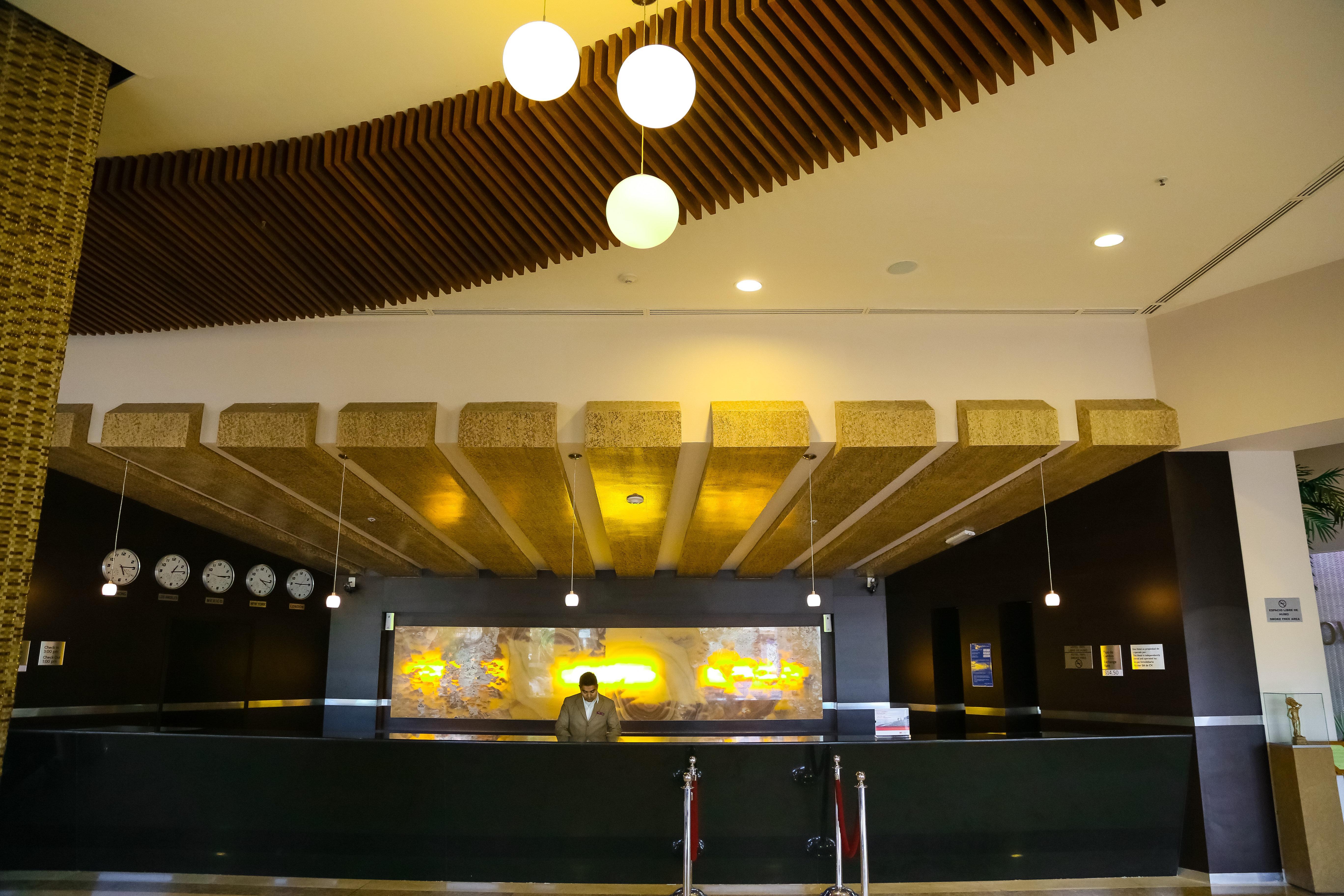 图斯潘皇冠假日酒店 Tuxpan  外观 照片